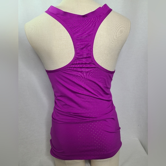 Nike Pro Dri-Fit fitted tank top Size small women's - Picture 2 of 4
